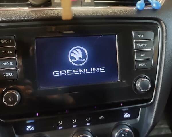 Черный Шкода Октавия, объемом двигателя 1.6 л и пробегом 286 тыс. км за 11250 $, фото 4 на Automoto.ua