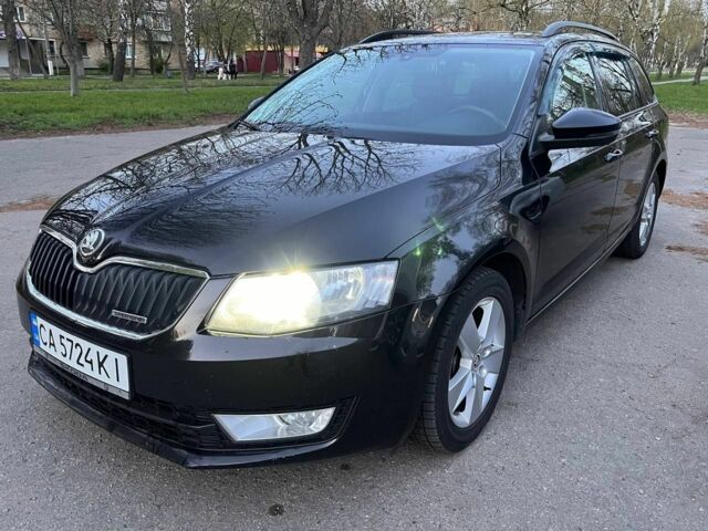 Черный Шкода Октавия, объемом двигателя 1.6 л и пробегом 250 тыс. км за 9500 $, фото 2 на Automoto.ua