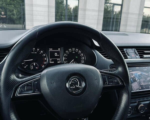 Чорний Шкода Октавія, об'ємом двигуна 1.6 л та пробігом 335 тис. км за 12300 $, фото 7 на Automoto.ua