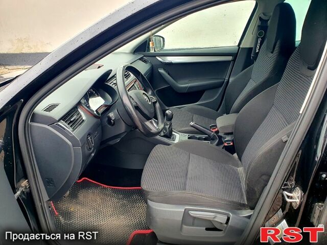 Черный Шкода Октавия, объемом двигателя 1.6 л и пробегом 220 тыс. км за 10600 $, фото 6 на Automoto.ua