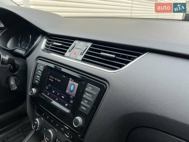 Черный Шкода Октавия, объемом двигателя 2 л и пробегом 312 тыс. км за 13500 $, фото 35 на Automoto.ua