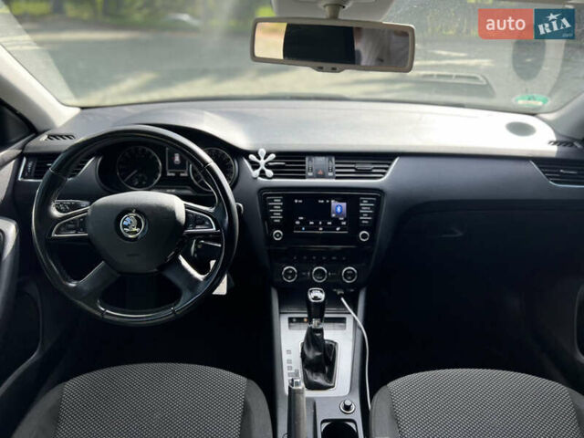 Чорний Шкода Октавія, об'ємом двигуна 1.6 л та пробігом 269 тис. км за 10900 $, фото 40 на Automoto.ua