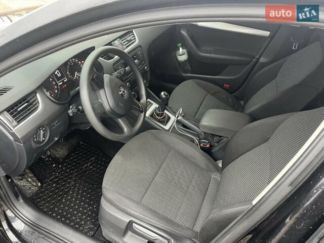 Черный Шкода Октавия, объемом двигателя 2 л и пробегом 296 тыс. км за 11800 $, фото 24 на Automoto.ua