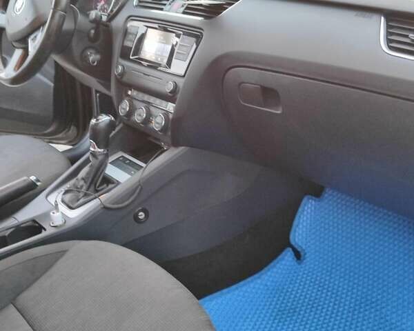 Шкода Октавия 2014 в Мукачеве на Automoto.ua Черный Шкода Октавия, объемом двигателя 1.6 л и пробегом 296 тыс. км за 10800 $, фото 2 на Automoto.ua