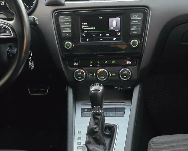 Чорний Шкода Октавія, об'ємом двигуна 1.97 л та пробігом 293 тис. км за 12900 $, фото 34 на Automoto.ua
