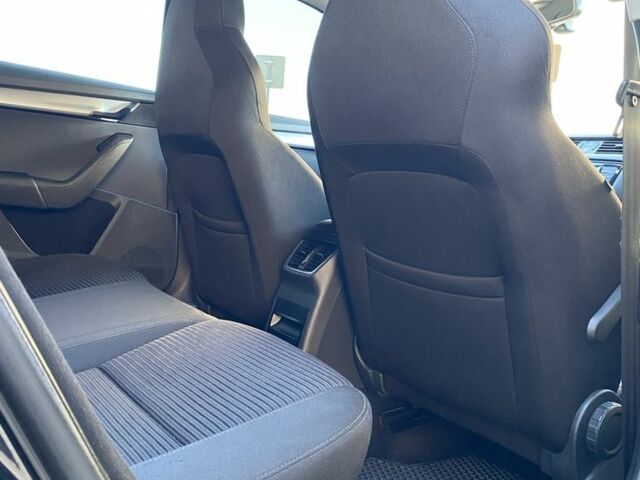 Чорний Шкода Октавія, об'ємом двигуна 2 л та пробігом 297 тис. км за 12900 $, фото 7 на Automoto.ua