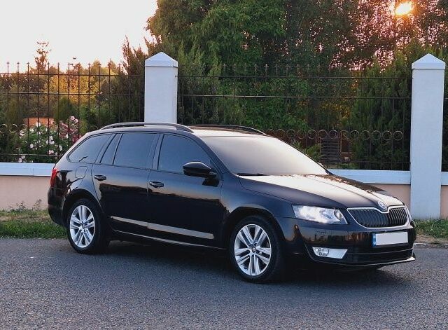 Черный Шкода Октавия, объемом двигателя 2 л и пробегом 187 тыс. км за 11800 $, фото 1 на Automoto.ua