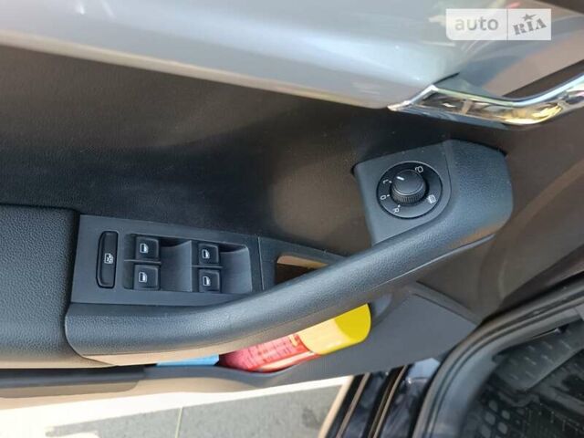 Черный Шкода Октавия, объемом двигателя 1.6 л и пробегом 207 тыс. км за 11600 $, фото 17 на Automoto.ua