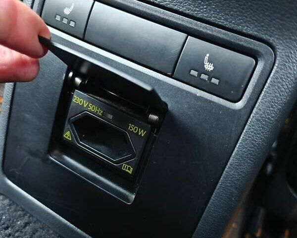 Черный Шкода Октавия, объемом двигателя 1.6 л и пробегом 343 тыс. км за 10000 $, фото 29 на Automoto.ua