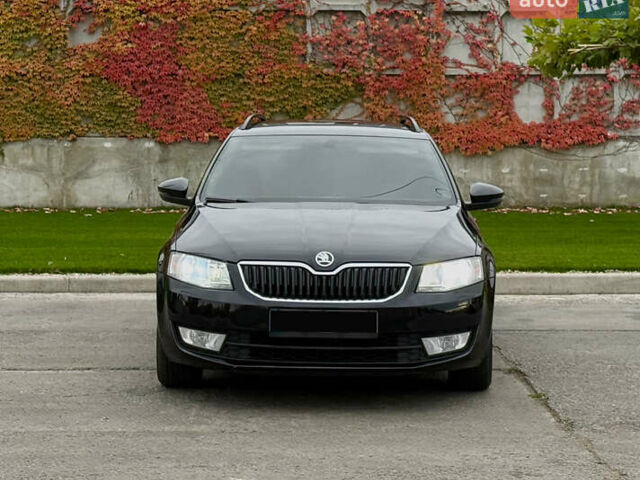 Шкода Октавия 2014 в Днепре (Днепропетровске) на Automoto.ua Черный Шкода Октавия, объемом двигателя 1.97 л и пробегом 192 тыс. км за 11500 $, фото 3 на Automoto.ua
