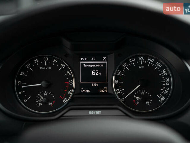 Чорний Шкода Октавія, об'ємом двигуна 1.6 л та пробігом 225 тис. км за 13400 $, фото 20 на Automoto.ua
