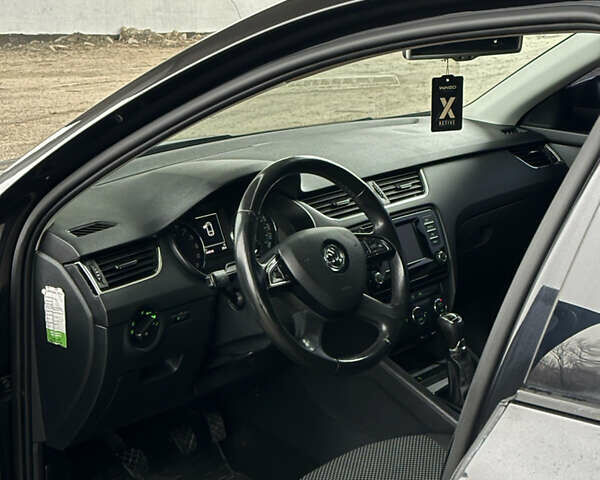 Чорний Шкода Октавія, об'ємом двигуна 1.6 л та пробігом 229 тис. км за 11399 $, фото 11 на Automoto.ua