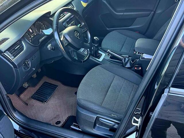 Чорний Шкода Октавія, об'ємом двигуна 1.6 л та пробігом 259 тис. км за 12200 $, фото 8 на Automoto.ua