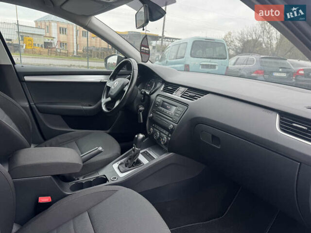 Шкода Октавія 2014 у Старокостянтинів на Automoto.ua Чорний Шкода Октавія, об'ємом двигуна 1.97 л та пробігом 318 тис. км за 12199 $, фото 10 на Automoto.ua