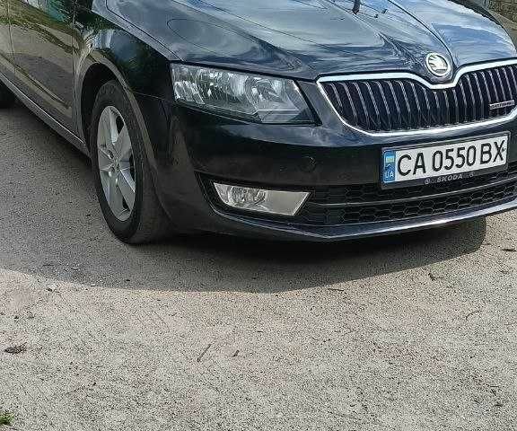 Шкода Октавія 2014 у Черкасах на Automoto.ua Чорний Шкода Октавія, об'ємом двигуна 1.6 л та пробігом 300 тис. км за 9500 $, фото 2 на Automoto.ua