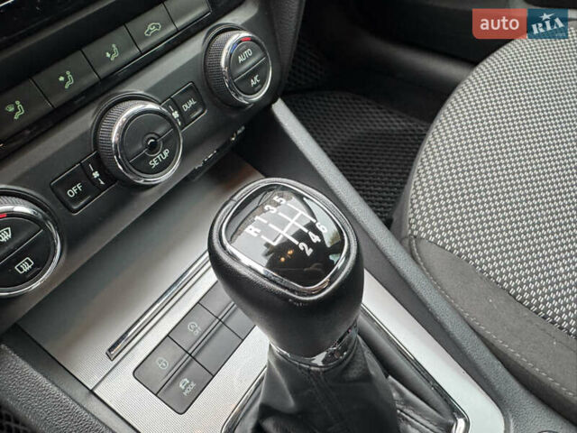 Чорний Шкода Октавія, об'ємом двигуна 1.6 л та пробігом 292 тис. км за 8599 $, фото 9 на Automoto.ua