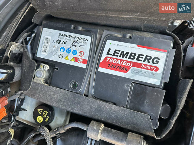 Черный Шкода Октавия, объемом двигателя 1.6 л и пробегом 284 тыс. км за 10500 $, фото 64 на Automoto.ua