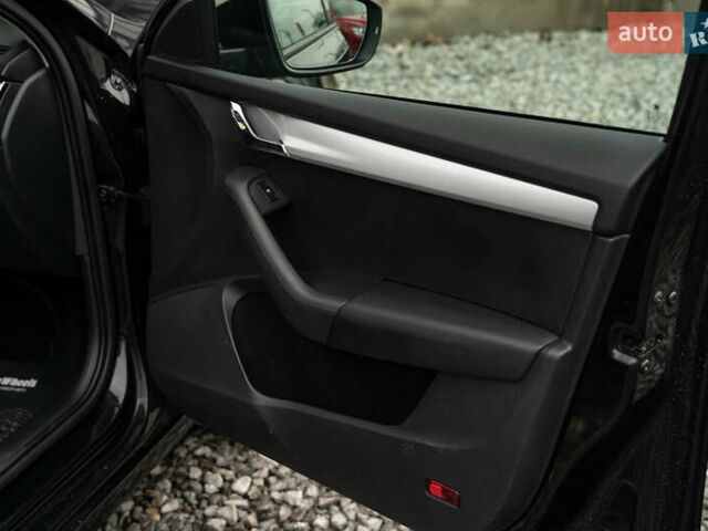 Чорний Шкода Октавія, об'ємом двигуна 1.6 л та пробігом 225 тис. км за 13400 $, фото 33 на Automoto.ua