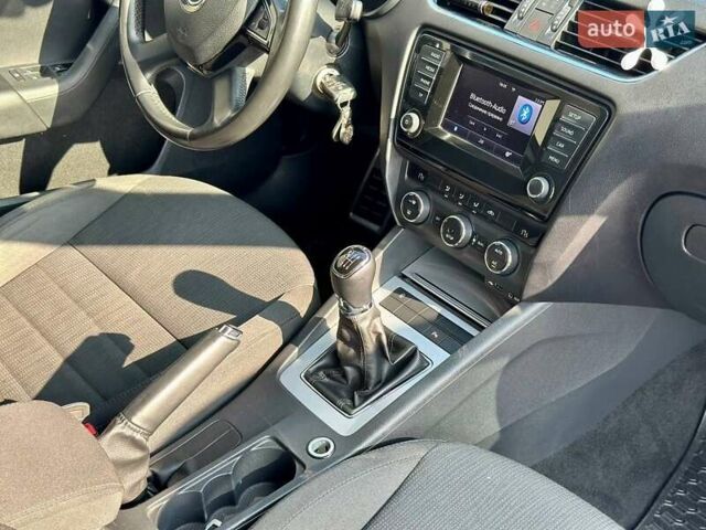 Чорний Шкода Октавія, об'ємом двигуна 2 л та пробігом 215 тис. км за 11300 $, фото 36 на Automoto.ua