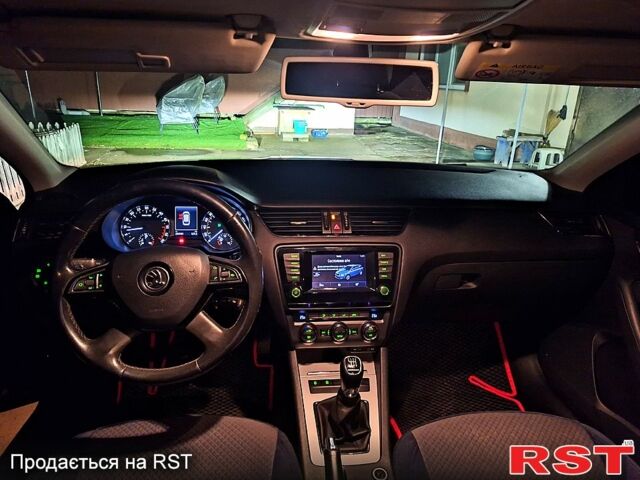 Черный Шкода Октавия, объемом двигателя 1.6 л и пробегом 254 тыс. км за 8500 $, фото 4 на Automoto.ua