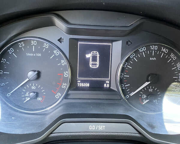 Шкода Октавия 2014 в Кривом Роге на Automoto.ua Черный Шкода Октавия, объемом двигателя 1.6 л и пробегом 159 тыс. км за 13500 $, фото 7 на Automoto.ua