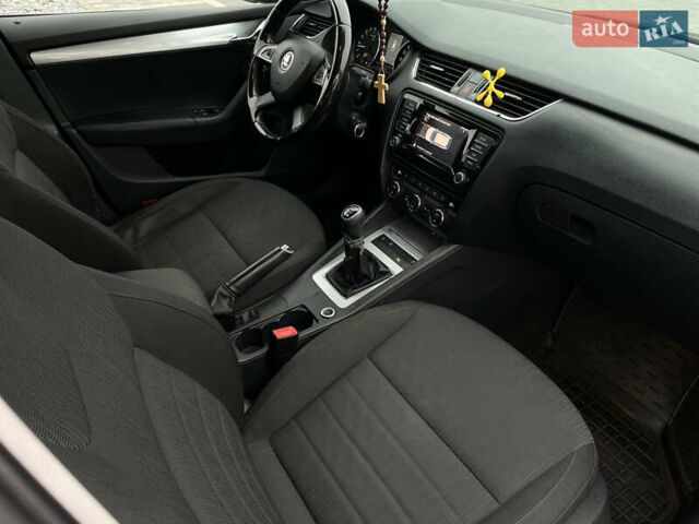 Черный Шкода Октавия, объемом двигателя 1.97 л и пробегом 327 тыс. км за 10999 $, фото 16 на Automoto.ua