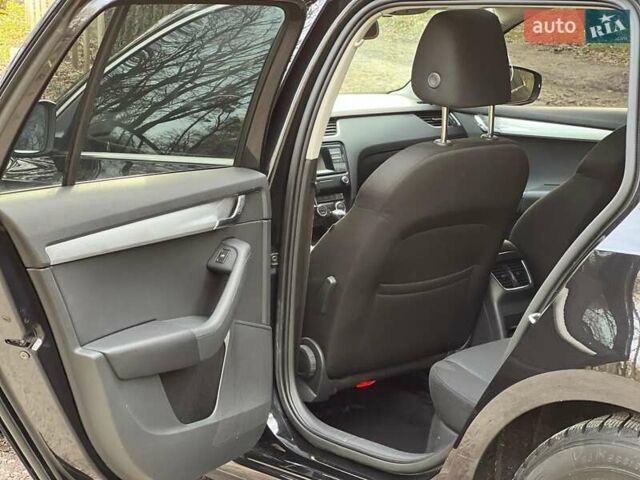 Черный Шкода Октавия, объемом двигателя 2 л и пробегом 300 тыс. км за 11700 $, фото 19 на Automoto.ua