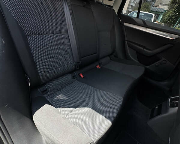 Шкода Октавия 2014 в Бердичеве на Automoto.ua Черный Шкода Октавия, объемом двигателя 1.97 л и пробегом 291 тыс. км за 10800 $, фото 17 на Automoto.ua