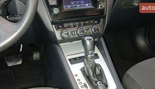 Черный Шкода Октавия, объемом двигателя 1.8 л и пробегом 260 тыс. км за 11000 $, фото 22 на Automoto.ua