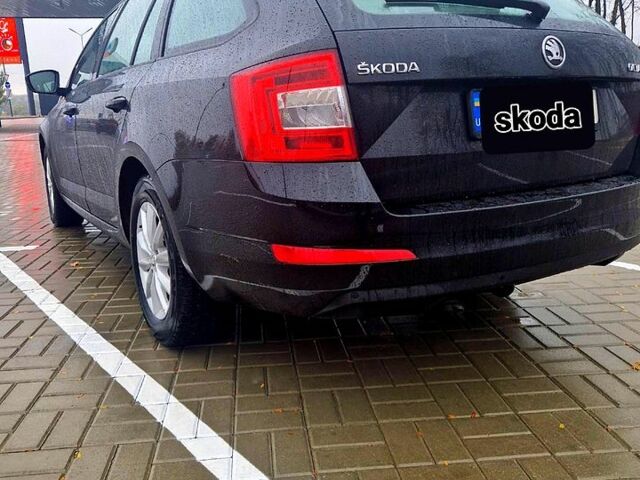 Шкода Октавия 2014 в Кропивницком (Кировограде) на Automoto.ua Черный Шкода Октавия, объемом двигателя 2 л и пробегом 260 тыс. км за 11300 $, фото 5 на Automoto.ua