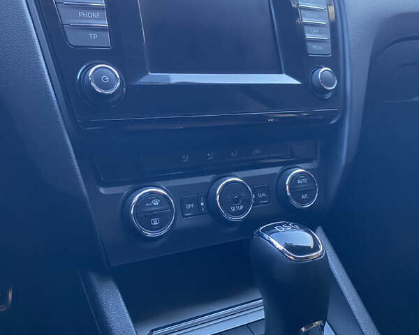 Черный Шкода Октавия, объемом двигателя 2 л и пробегом 294 тыс. км за 12900 $, фото 32 на Automoto.ua