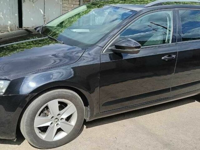 Шкода Октавія 2014 у Черкасах на Automoto.ua Чорний Шкода Октавія, об'ємом двигуна 1.6 л та пробігом 300 тис. км за 9500 $, фото 1 на Automoto.ua