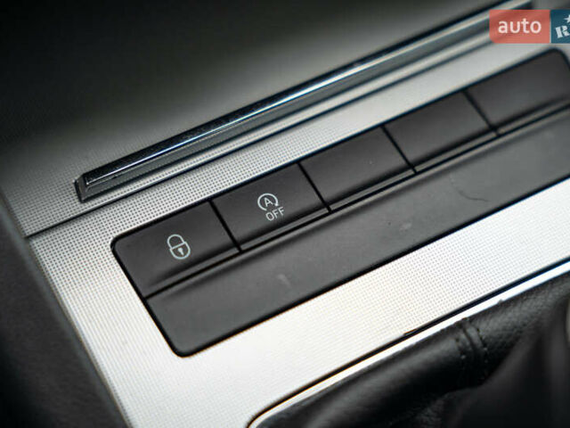 Чорний Шкода Октавія, об'ємом двигуна 1.6 л та пробігом 225 тис. км за 13400 $, фото 26 на Automoto.ua