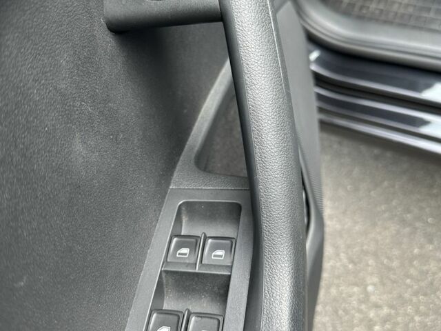 Черный Шкода Октавия, объемом двигателя 1.6 л и пробегом 259 тыс. км за 11300 $, фото 13 на Automoto.ua