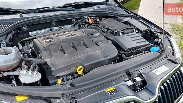 Чорний Шкода Октавія, об'ємом двигуна 1.6 л та пробігом 190 тис. км за 9700 $, фото 4 на Automoto.ua