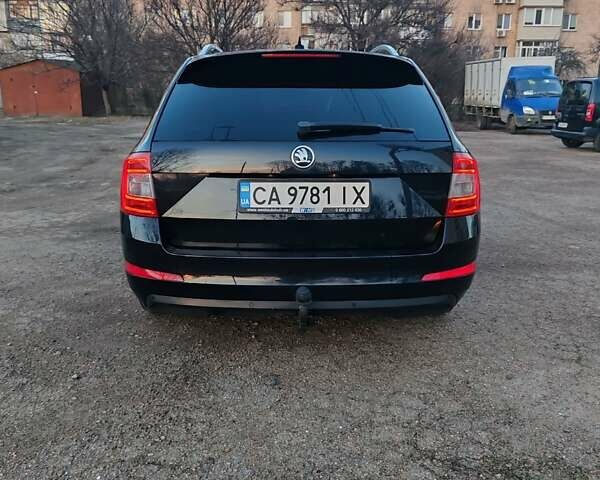 Черный Шкода Октавия, объемом двигателя 1.6 л и пробегом 231 тыс. км за 10400 $, фото 3 на Automoto.ua