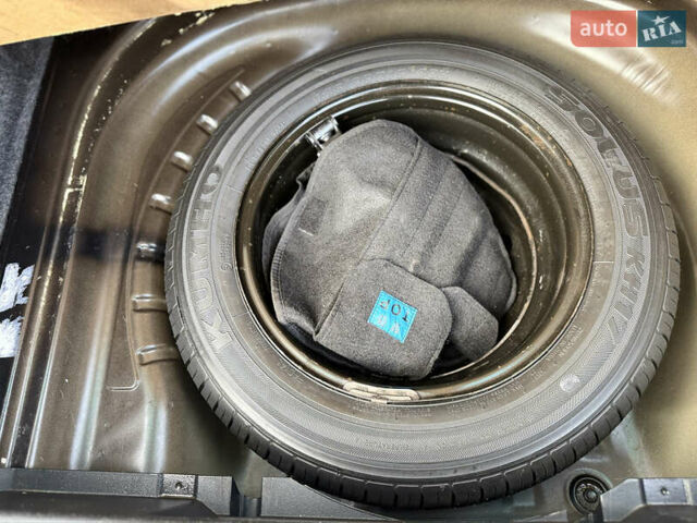 Черный Шкода Октавия, объемом двигателя 1.6 л и пробегом 217 тыс. км за 12299 $, фото 31 на Automoto.ua