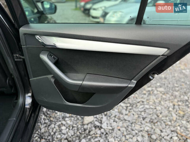 Черный Шкода Октавия, объемом двигателя 1.6 л и пробегом 218 тыс. км за 11950 $, фото 26 на Automoto.ua