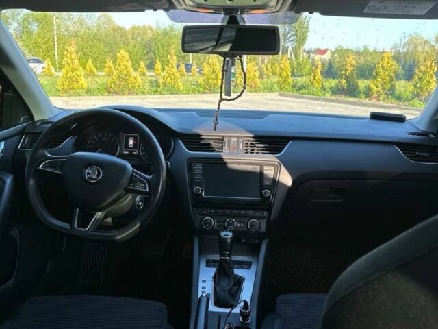 Черный Шкода Октавия, объемом двигателя 1.6 л и пробегом 264 тыс. км за 11500 $, фото 5 на Automoto.ua