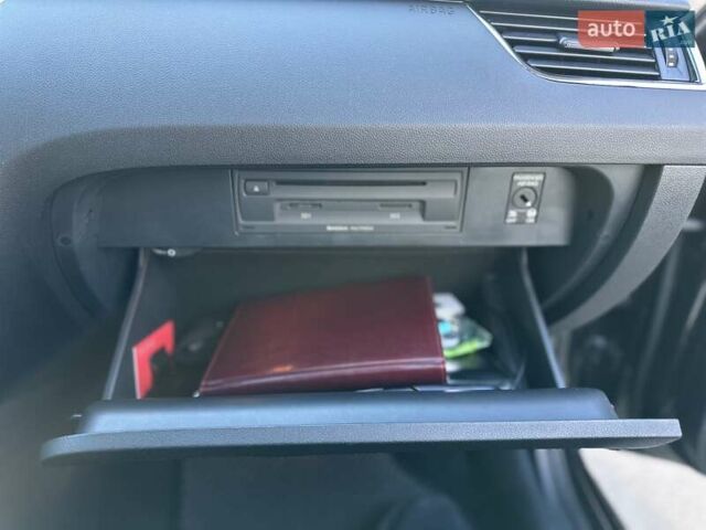 Черный Шкода Октавия, объемом двигателя 1.6 л и пробегом 209 тыс. км за 11500 $, фото 16 на Automoto.ua