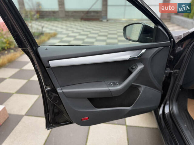 Черный Шкода Октавия, объемом двигателя 1.6 л и пробегом 232 тыс. км за 9900 $, фото 18 на Automoto.ua