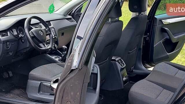 Чорний Шкода Октавія, об'ємом двигуна 1.6 л та пробігом 190 тис. км за 9700 $, фото 3 на Automoto.ua