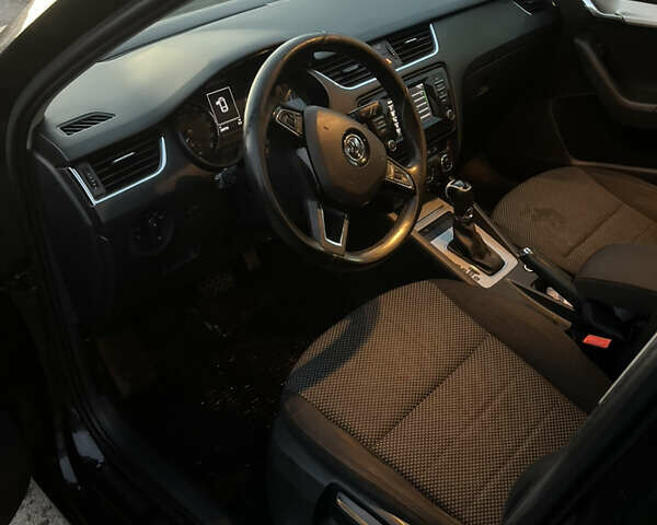 Черный Шкода Октавия, объемом двигателя 1.97 л и пробегом 285 тыс. км за 12500 $, фото 8 на Automoto.ua