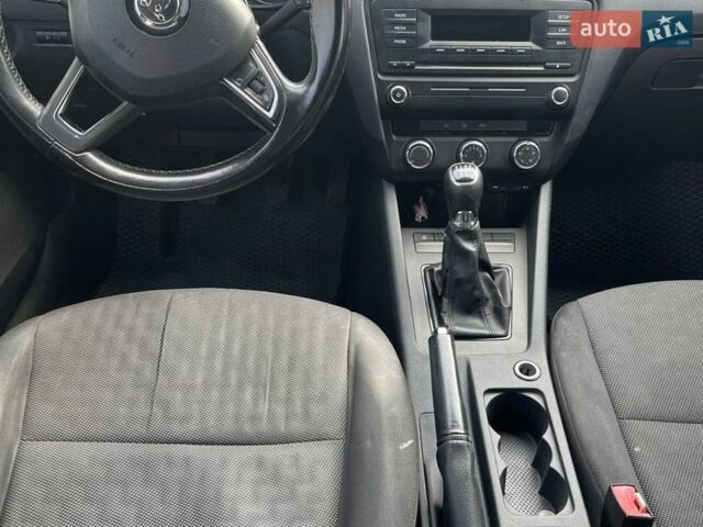 Черный Шкода Октавия, объемом двигателя 1.6 л и пробегом 215 тыс. км за 8590 $, фото 18 на Automoto.ua