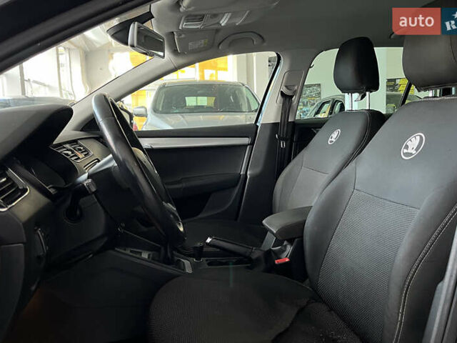 Чорний Шкода Октавія, об'ємом двигуна 1.6 л та пробігом 288 тис. км за 10500 $, фото 8 на Automoto.ua