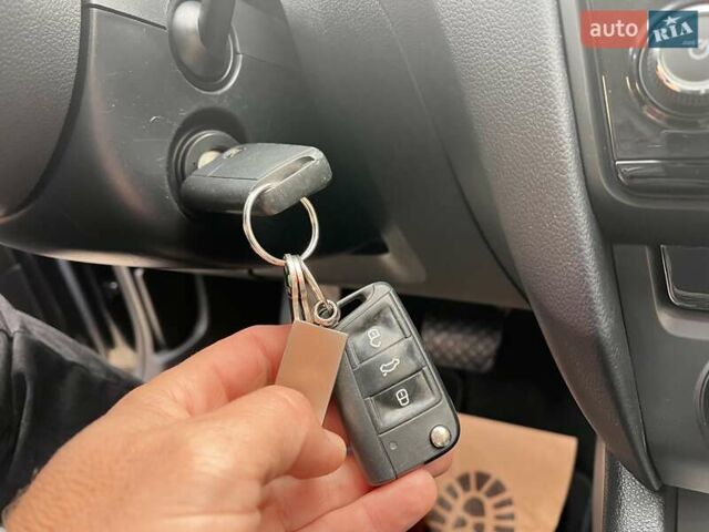 Черный Шкода Октавия, объемом двигателя 1.8 л и пробегом 247 тыс. км за 12900 $, фото 37 на Automoto.ua