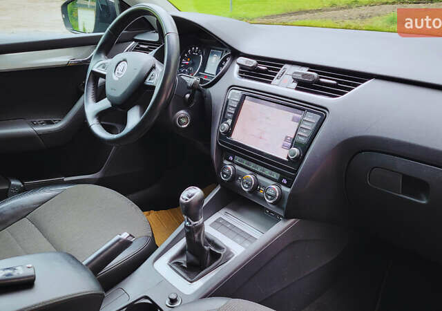 Чорний Шкода Октавія, об'ємом двигуна 1.6 л та пробігом 269 тис. км за 11250 $, фото 88 на Automoto.ua