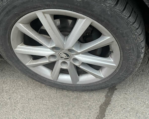 Черный Шкода Октавия, объемом двигателя 2 л и пробегом 200 тыс. км за 11900 $, фото 6 на Automoto.ua