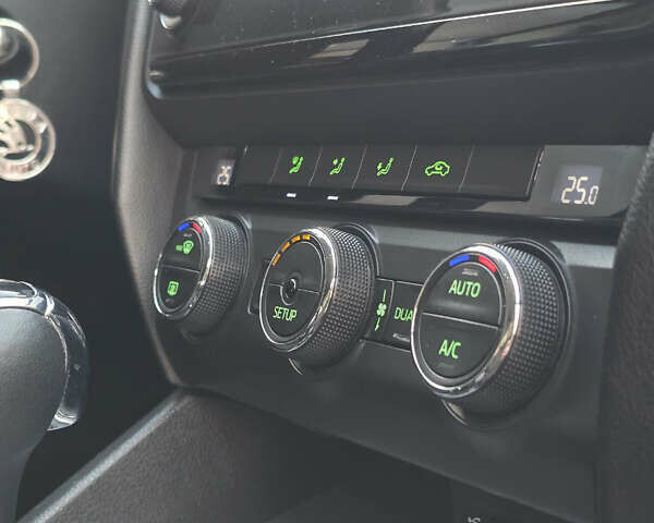 Чорний Шкода Октавія, об'ємом двигуна 1.97 л та пробігом 293 тис. км за 12900 $, фото 40 на Automoto.ua