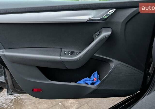 Черный Шкода Октавия, объемом двигателя 1.6 л и пробегом 280 тыс. км за 9500 $, фото 17 на Automoto.ua